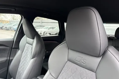 DC75THF Audi Q5 SUV Edition 1 TDI quattro 204 PS S tronic Thumbnail #24