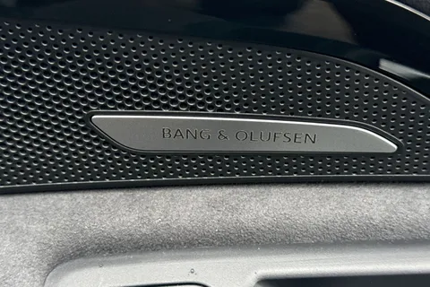 DC75THF Audi Q5 SUV Edition 1 TDI quattro 204 PS S tronic Thumbnail #25