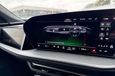 DC75THF Audi Q5 SUV Edition 1 TDI quattro 204 PS S tronic Thumbnail #40