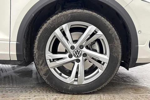 DC25ZLO Volkswagen T-Roc 2.0 TDI 150 EVO R-Line 5dr DSG ⭐Rear view camera, Low TAX £195 a year⭐ Thumbnail #6