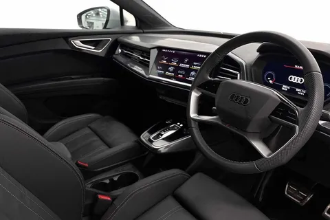 7 of 13 for Audi Q4 e-tron Q4 Sportback S line 45 e-tron 210,00 kW