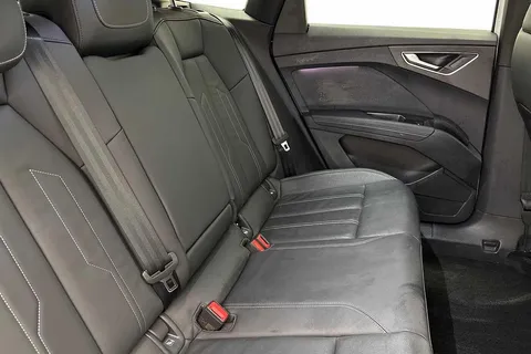 10 of 13 for Audi Q4 e-tron Q4 Sportback S line 45 e-tron 210,00 kW