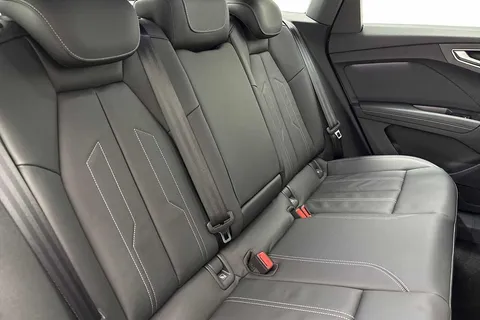 KM25SFZ Audi Q4 e-tron Q4 Sportback Sport 35 e-tron 125,00 kW Thumbnail #10