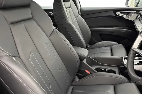 KM25SFZ Audi Q4 e-tron Q4 Sportback Sport 35 e-tron 125,00 kW Thumbnail #11