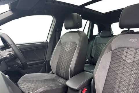 DU22EYK Volkswagen Tiguan 1.5 TSI R-Line DSG Euro 6 (s/s) 5dr Thumbnail #10