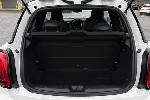 PE23ZBX Mini Hatch 2.0 John Cooper Works Steptronic Euro 6 (s/s) 3dr Thumbnail #8