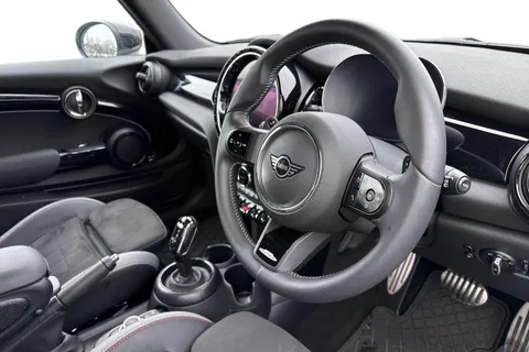 PE23ZBX Mini Hatch 2.0 John Cooper Works Steptronic Euro 6 (s/s) 3dr Thumbnail #15