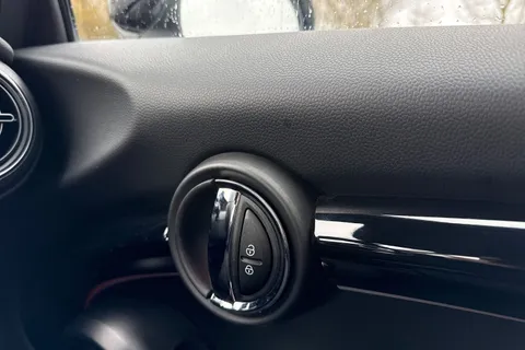 PE23ZBX Mini Hatch 2.0 John Cooper Works Steptronic Euro 6 (s/s) 3dr Thumbnail #22