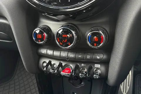 PE23ZBX Mini Hatch 2.0 John Cooper Works Steptronic Euro 6 (s/s) 3dr Thumbnail #23