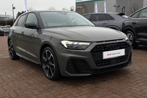 DP72HJV Audi A1 Black Edition 30 TFSI 110 PS S tronic Thumbnail #10