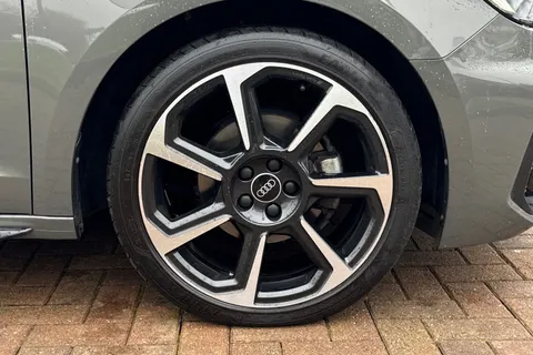 DP72HJV Audi A1 Black Edition 30 TFSI 110 PS S tronic Thumbnail #12