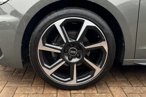 DP72HJV Audi A1 Black Edition 30 TFSI 110 PS S tronic Thumbnail #13