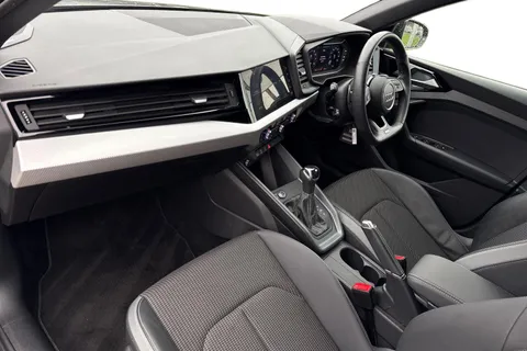 DP72HJV Audi A1 Black Edition 30 TFSI 110 PS S tronic Thumbnail #16