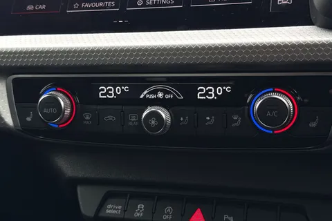 DP72HJV Audi A1 Black Edition 30 TFSI 110 PS S tronic Thumbnail #23