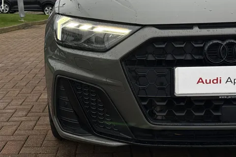 DP72HJV Audi A1 Black Edition 30 TFSI 110 PS S tronic Thumbnail #30