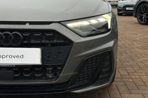 DP72HJV Audi A1 Black Edition 30 TFSI 110 PS S tronic Thumbnail #31