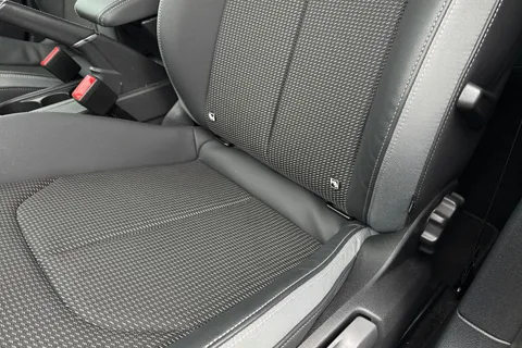 DP72HJV Audi A1 Black Edition 30 TFSI 110 PS S tronic Thumbnail #36