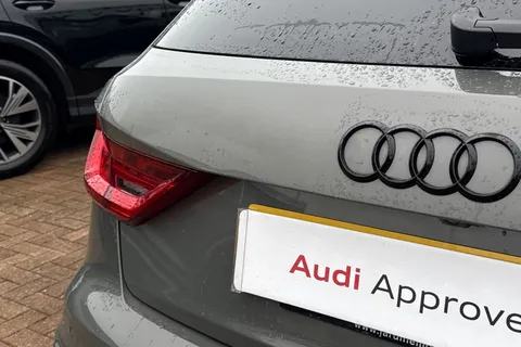 DP72HJV Audi A1 Black Edition 30 TFSI 110 PS S tronic Thumbnail #39