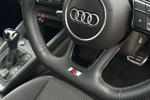 DP72HJV Audi A1 Black Edition 30 TFSI 110 PS S tronic Thumbnail #48