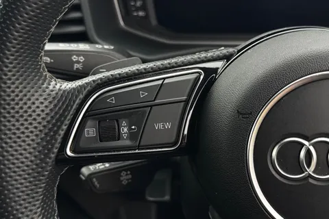 DP72HJV Audi A1 Black Edition 30 TFSI 110 PS S tronic Thumbnail #49