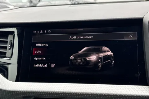 DP72HJV Audi A1 Black Edition 30 TFSI 110 PS S tronic Thumbnail #57