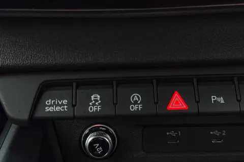 DP72HJV Audi A1 Black Edition 30 TFSI 110 PS S tronic Thumbnail #59