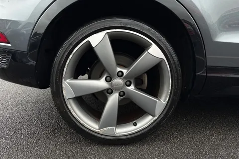 DE68EWP Audi Q3 2.0 TDI Black Edition Euro 6 (s/s) 5dr Thumbnail #23