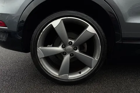 DE68EWP Audi Q3 2.0 TDI Black Edition Euro 6 (s/s) 5dr Thumbnail #24