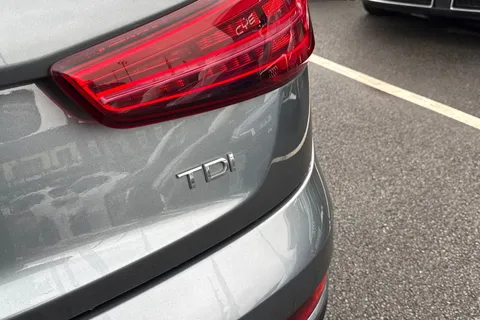 DE68EWP Audi Q3 2.0 TDI Black Edition Euro 6 (s/s) 5dr Thumbnail #28