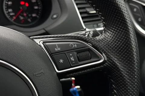 DE68EWP Audi Q3 2.0 TDI Black Edition Euro 6 (s/s) 5dr Thumbnail #33