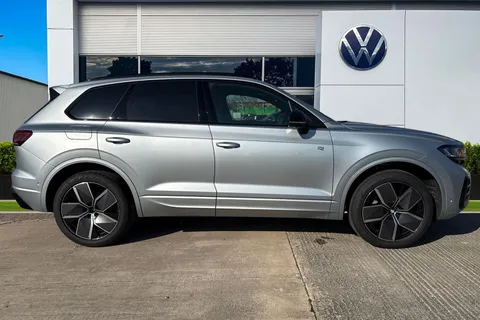 Volkswagen Touareg 3.0 TDI V6 Black Edition Tiptronic 4Motion Euro 6 (s/s) 5dr Thumbnail #4