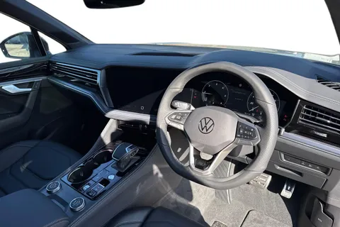 Volkswagen Touareg 3.0 TDI V6 Black Edition Tiptronic 4Motion Euro 6 (s/s) 5dr Thumbnail #14