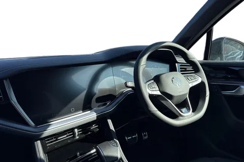 Volkswagen Touareg 3.0 TDI V6 Black Edition Tiptronic 4Motion Euro 6 (s/s) 5dr Thumbnail #18