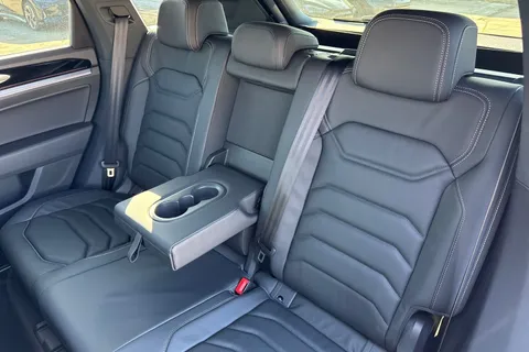 Volkswagen Touareg 3.0 TDI V6 Black Edition Tiptronic 4Motion Euro 6 (s/s) 5dr Thumbnail #19