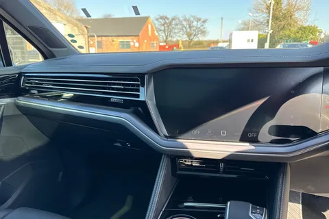 Volkswagen Touareg 3.0 TDI V6 Black Edition Tiptronic 4Motion Euro 6 (s/s) 5dr Thumbnail #20