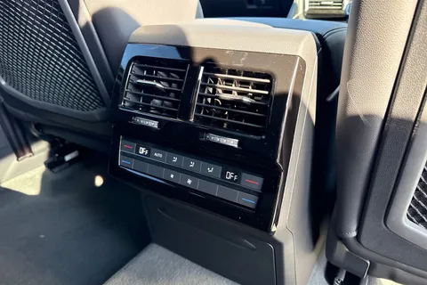 Volkswagen Touareg 3.0 TDI V6 Black Edition Tiptronic 4Motion Euro 6 (s/s) 5dr Thumbnail #31