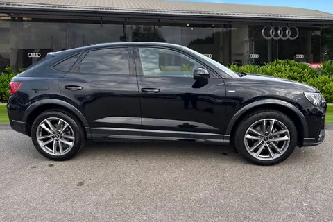 KD23GXE Audi Q3 Black Edition 35 TDI  150 PS S tronic Thumbnail #4