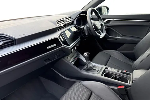KD23GXE Audi Q3 Black Edition 35 TDI  150 PS S tronic Thumbnail #16