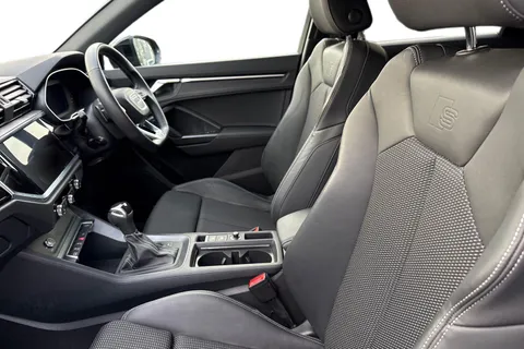 KD23GXE Audi Q3 Black Edition 35 TDI  150 PS S tronic Thumbnail #17