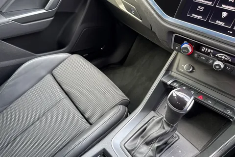 KD23GXE Audi Q3 Black Edition 35 TDI  150 PS S tronic Thumbnail #21