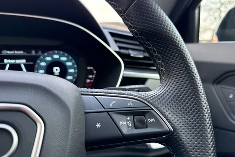 KD23GXE Audi Q3 Black Edition 35 TDI  150 PS S tronic Thumbnail #27