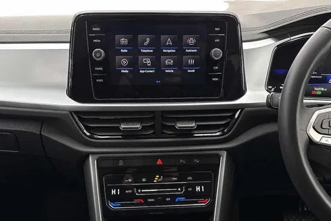 GL25YWE Volkswagen T-Roc 1.5 TSI Match 5dr DSG ⭐Keyless Access, Rear view camera, Rear tinted glass Thumbnail #14