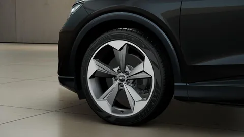  Audi Q4 e-tron 40 Black Edition Auto 5dr 63kWh Thumbnail #4