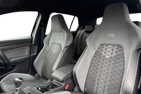 DE22RXD Volkswagen Golf 1.5 TSI R-Line 5dr | Adaptive Cruise Control | Rear Tinted Glass Thumbnail #17