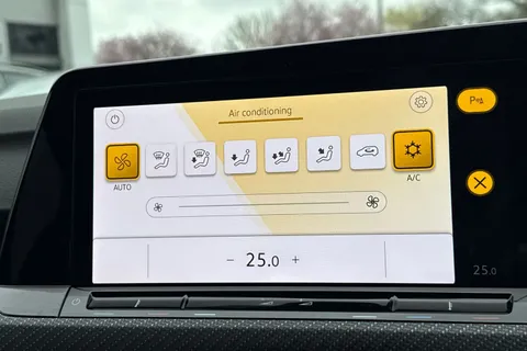 DE22RXD Volkswagen Golf 1.5 TSI R-Line 5dr | Adaptive Cruise Control | Rear Tinted Glass Thumbnail #23