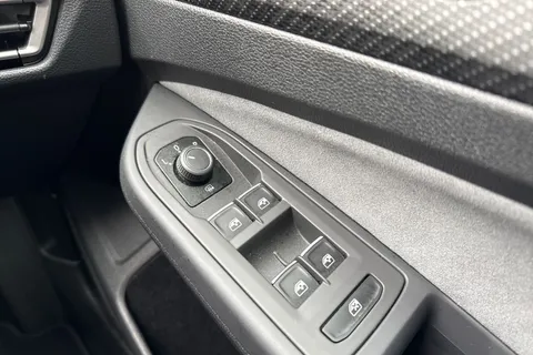 DE22RXD Volkswagen Golf 1.5 TSI R-Line 5dr | Adaptive Cruise Control | Rear Tinted Glass Thumbnail #26