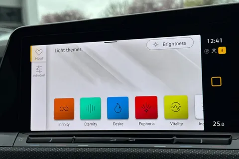DE22RXD Volkswagen Golf 1.5 TSI R-Line 5dr | Adaptive Cruise Control | Rear Tinted Glass Thumbnail #31