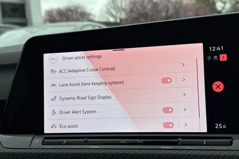 DE22RXD Volkswagen Golf 1.5 TSI R-Line 5dr | Adaptive Cruise Control | Rear Tinted Glass Thumbnail #33