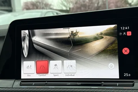 DE22RXD Volkswagen Golf 1.5 TSI R-Line 5dr | Adaptive Cruise Control | Rear Tinted Glass Thumbnail #35