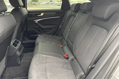 18 of 65 for Audi A6 Avant Avant Black Edition 40 TFSI 204 PS S tronic